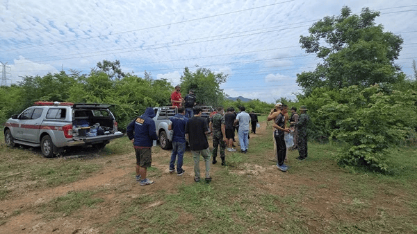 泰国DJ与毒枭老大女友有染，遭枪杀被抛尸树林，女友曾多次提醒
