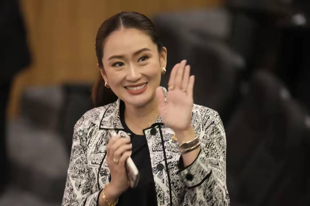 洪森失算了，佩通坦宣誓就职，中方送出一句话，信息量大