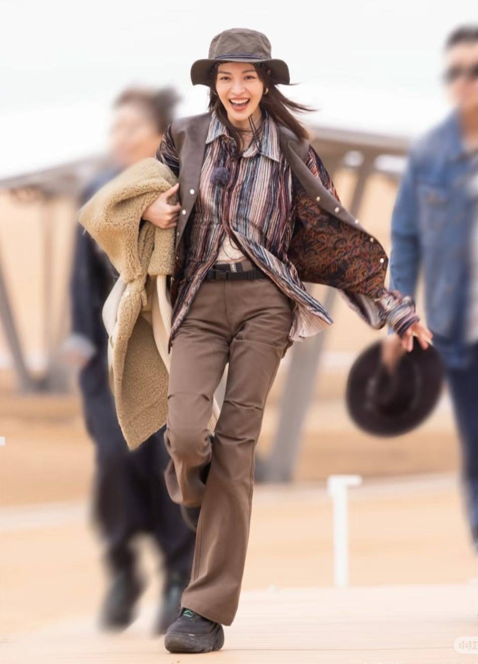 那英、孟子义、马思纯众星都爱穿的游牧风,从哪吹来的?