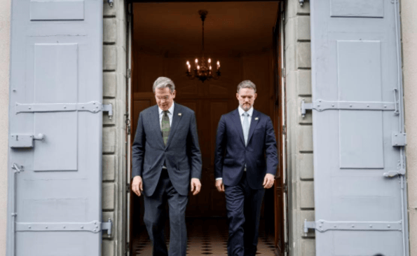 美国果然不可信!中美会谈刚落地,特朗普开始“唱反调”,下令打造黄金舰队对付中国?