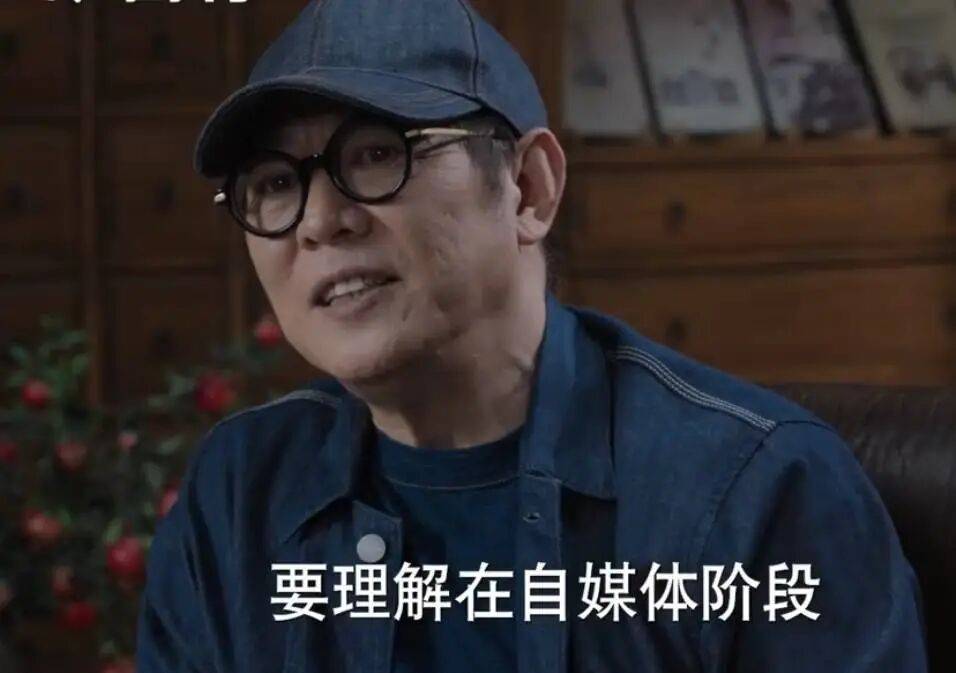 考古|李连杰晒游泳照状态重返巅峰！武打多年受伤频繁又患甲亢，功夫皇帝一路走来太不易