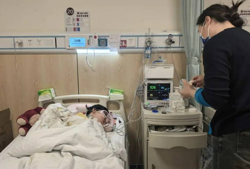 9岁女童术后成植物人,家属起诉河南省人民医院索赔250万元,该案今日一审开庭