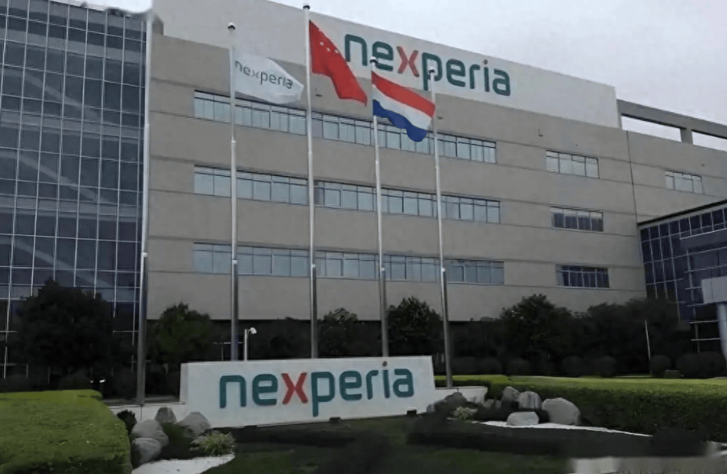 英媒破防,驳斥中国人看不起欧洲,像“年老色衰的妃子”不接受被美国“帝王”抛弃