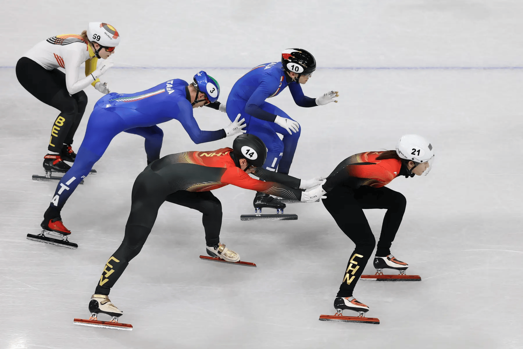 冬奥早报：短道混接中国无缘奖牌 跳台滑雪创历史