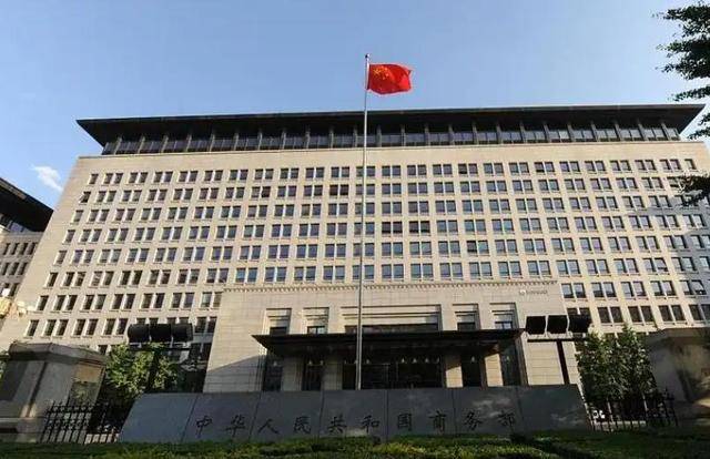 特朗普访华前，高市早苗突然改口了：中日是好邻居，称愿意与中国沟通对话！