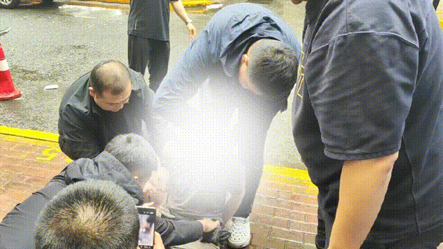 沈阳20年前手机店血案告破：店内兄妹一死一伤，一嫌疑人抢劫杀人后带情人外逃，靠打零工干力工为生